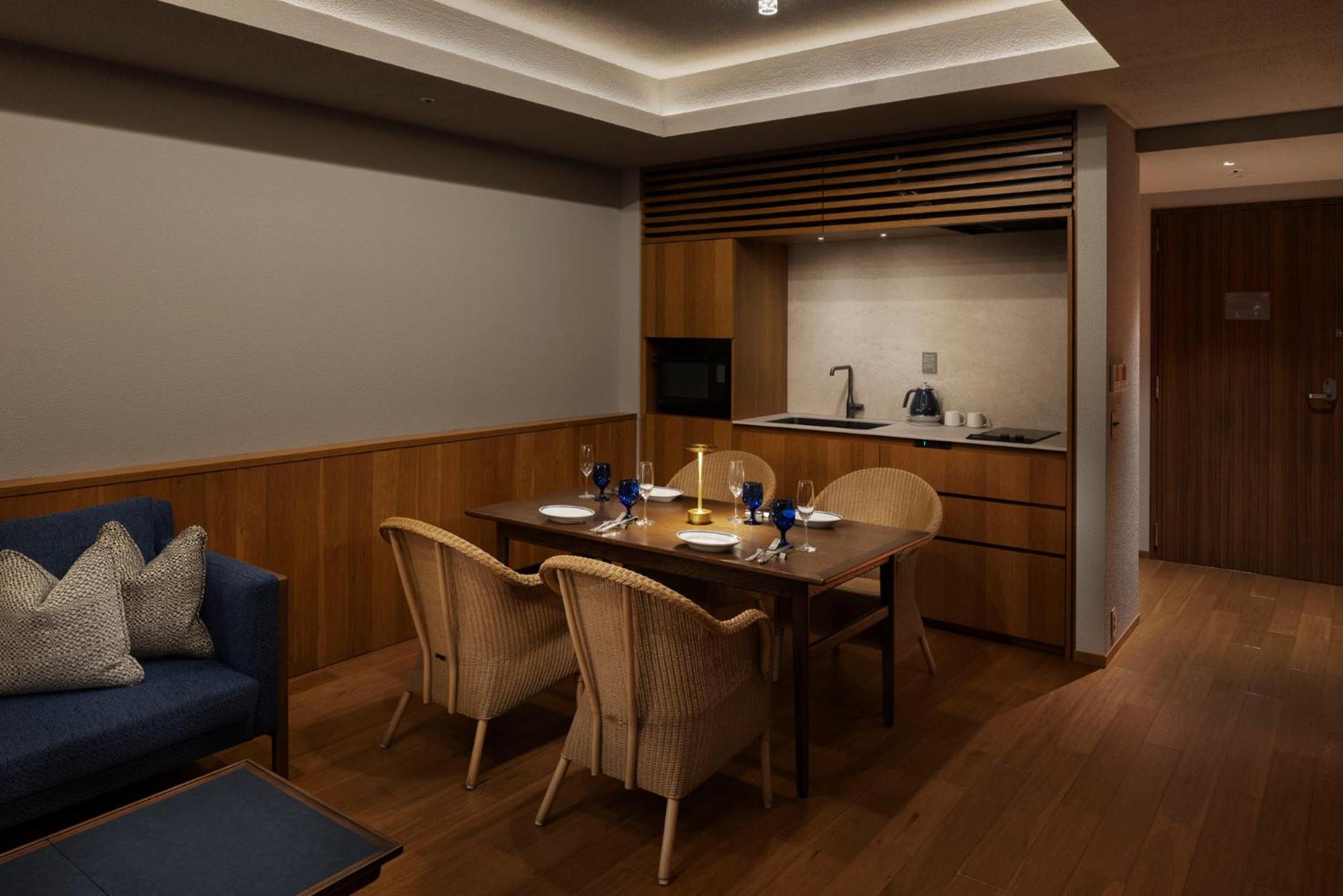 נאהא Southwest Grand Hotel מראה חיצוני תמונה